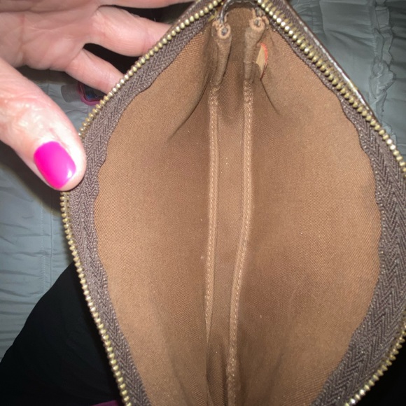 Louis Vuitton small purse/Date Code SD0064 - Picture 6 of 8